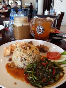 tempat nongkrong terbaru di Medan, Sajian makanan dan minuman Massa Kok Tung Cemara Asri