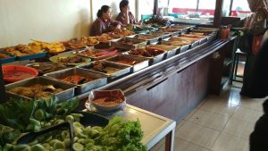 tempat makan enak di bawah 100 ribu di Bogor, aneka menu di RM Bunut Sari