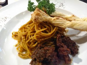 makan enak di bawah 100 ribu di Surabaya | Pasta Rendang