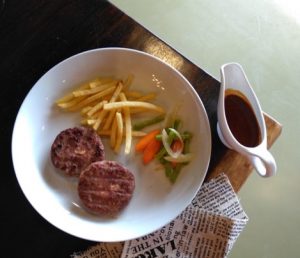makan enak di bawah 100 ribu di Surabaya | Steak Factory Resto