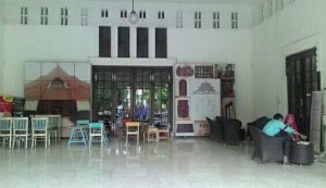 cafe unik di Surabaya | Herlijk Gelato