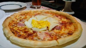 restoran romantis di Kota Medan, Pizza Contedina di O'Flahertys Resto Medan