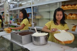 toko roti terkenal di kota Medan, Toko Roti Ganda