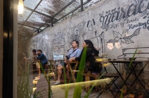 cafe asyik di Bogor, Maraca Books And Coffee