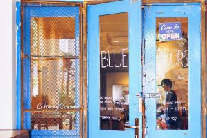 recommended cafe di Bandung Blue Doors, recommended cafe di Bandung