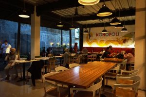 cafe asyik di Bogor, Warung Monopoli