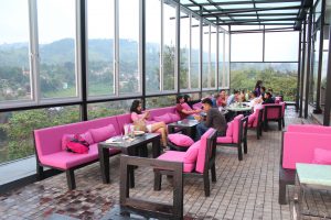 tempat hangout sosialita di Bandung Cafe Lawangwangi, tempat hangout sosialita di Bandung