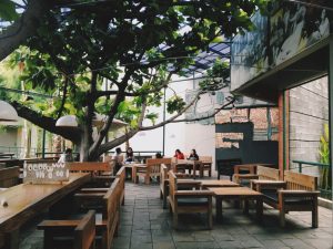 Kopi Selasar, tempat nongkrong outdoor murah di Bandung Kopi Selasar, tempat nongkrong outdoor murah di Bandung