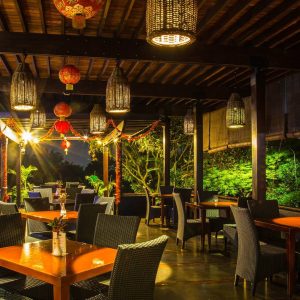 Maximo Resto & Garden, tempat nongkrong outdoor murah di Bandung Maximo Resto & Garden, tempat nongkrong outdoor murah di Bandung
