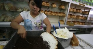 toko roti terkenal di kota Medan