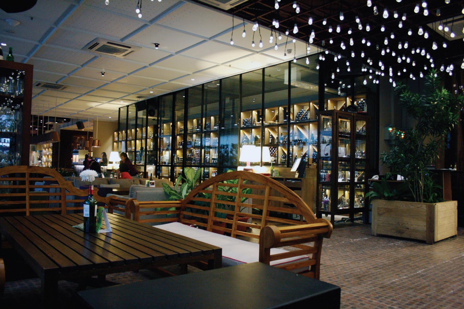 Tempat NgeWine Enak di Jakarta Paling Nyaman, Bikin Betah! [INFO 2018]