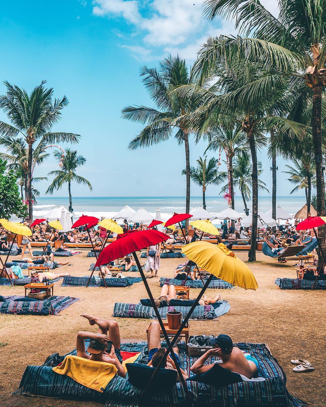 5 Tempat  Nongkrong di Bali yang Hits Pemandangan Pantai  